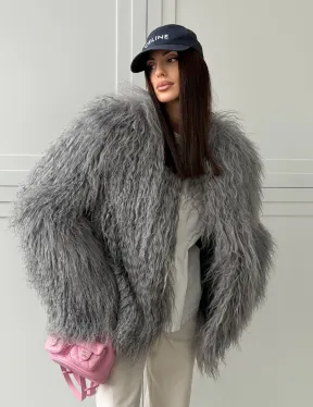 Серая шуба из натурального меха ламы