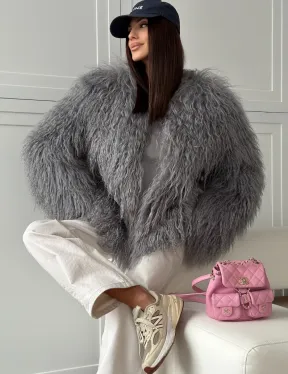 Серая шуба из натурального меха ламы