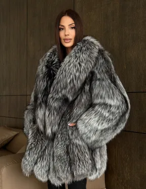 Женская шуба из чернобурки