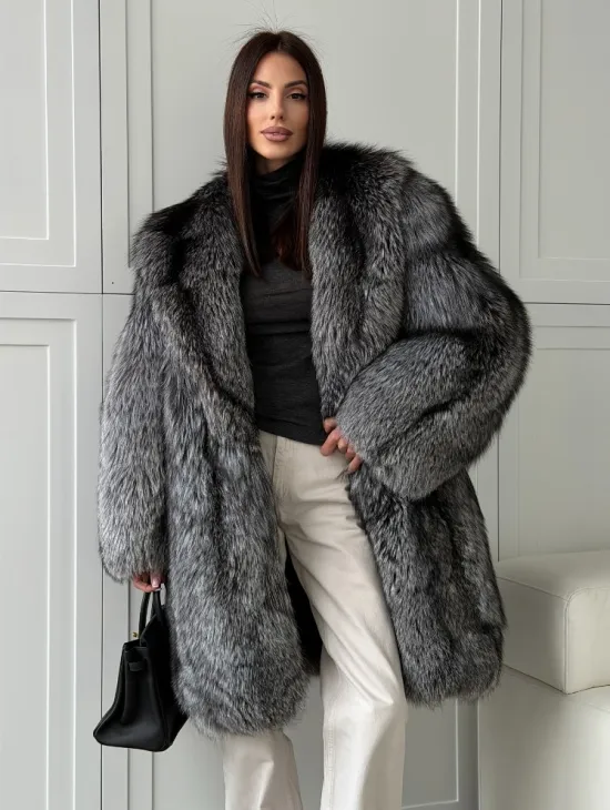 Шикарная шуба из чернобурки