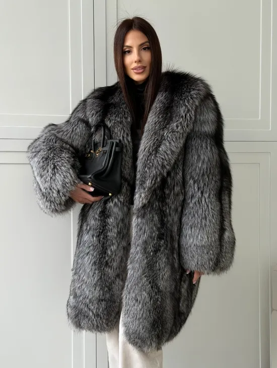 Шикарная шуба из чернобурки