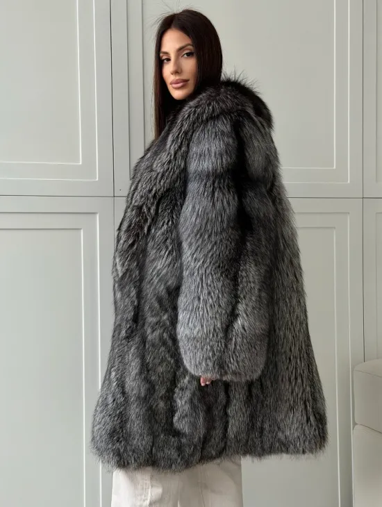 Шикарная шуба из чернобурки