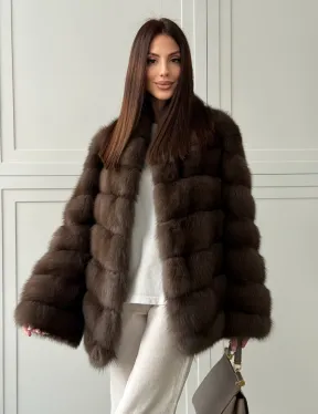 Женская шуба из меха куницы