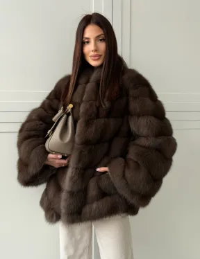 Женская шуба из меха куницы