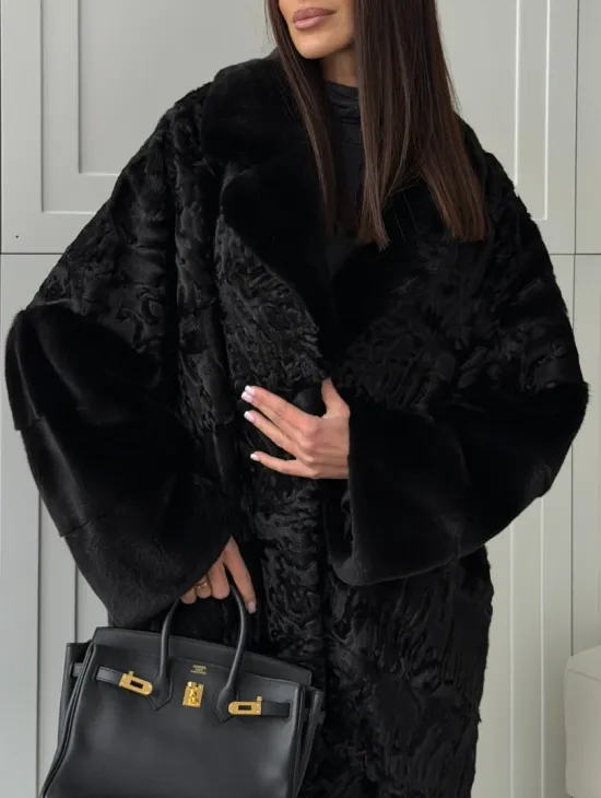 Черная шуба из каракуля с норкой