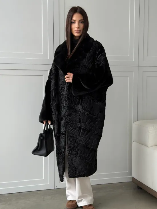 Черная шуба из каракуля с норкой