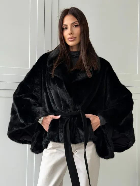 Черная норка летучая мышь - английский воротник