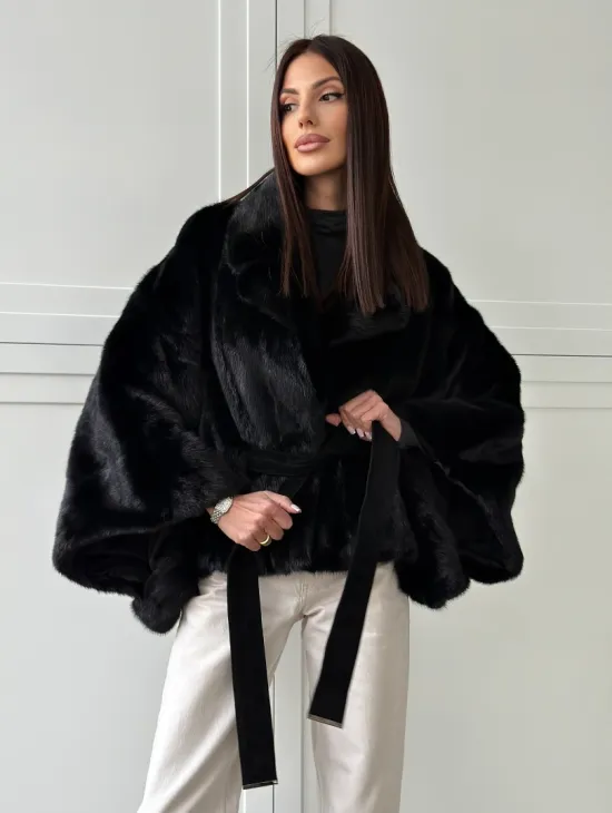 Черная норка летучая мышь - английский воротник