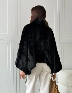 Черная норка летучая мышь - английский воротник