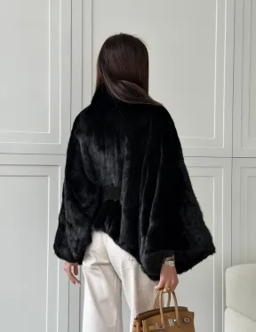 Черная норка летучая мышь - английский воротник