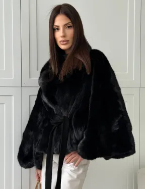 Черная норка летучая мышь - английский воротник