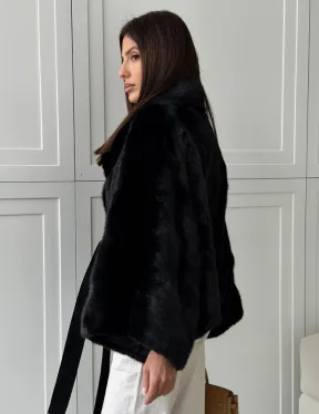 Черная норка летучая мышь - английский воротник