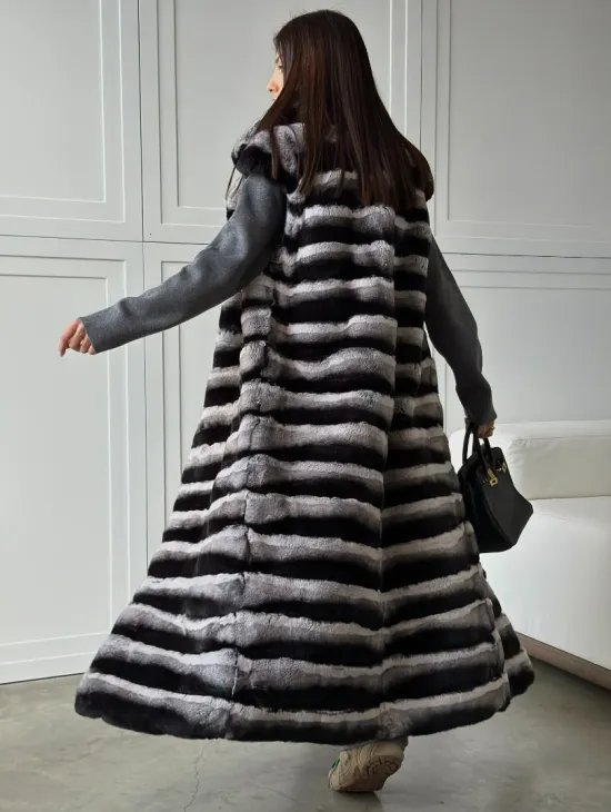 Меховой жилет из шиншиллового кролика