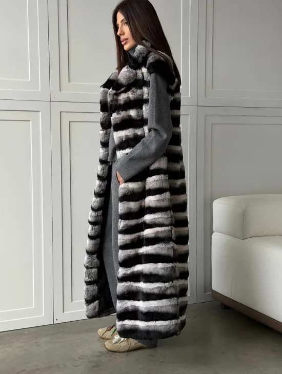 Меховой жилет из шиншиллового кролика