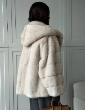 Норковый полушубок с капюшоном кобра