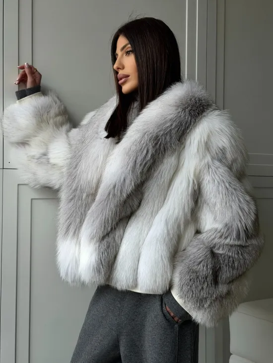 Полушубок из белой лисы, рукава - косички