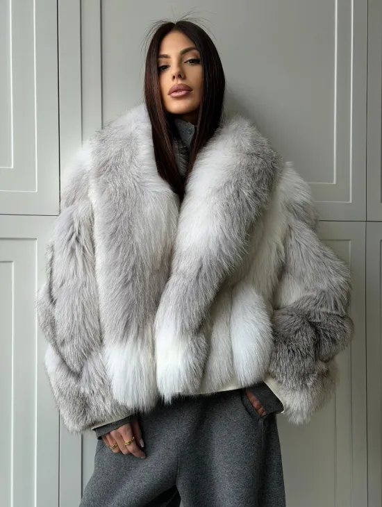 Полушубок из белой лисы, рукава - косички