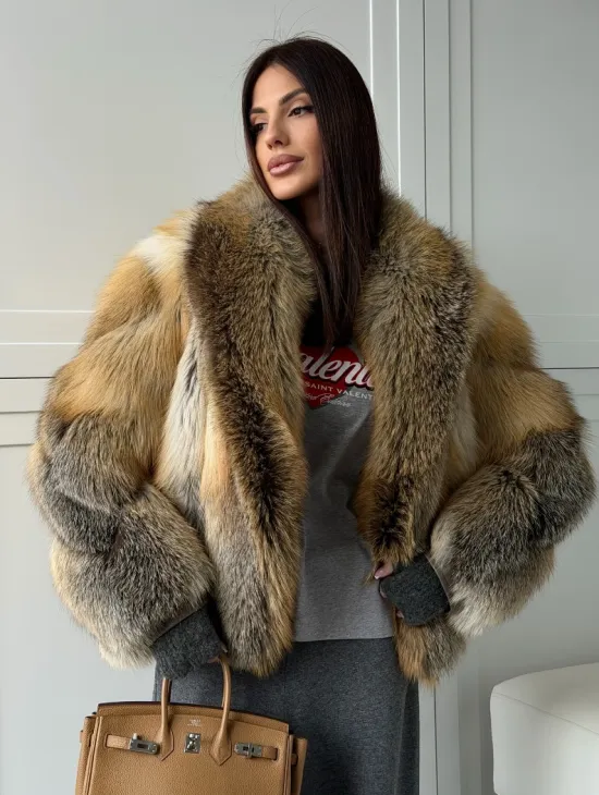 Женская шуба из лисьего меха Golden Edged Fox