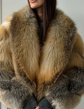 Женская шуба из лисьего меха Golden Edged Fox