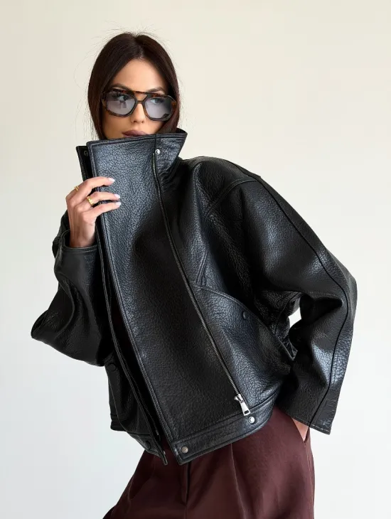 Черная женская кожаная куртка - фото 23