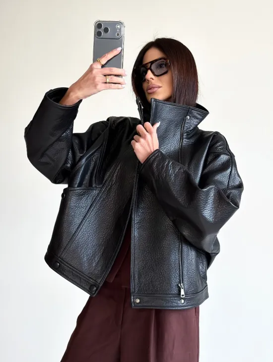 Черная женская кожаная куртка - фото 26