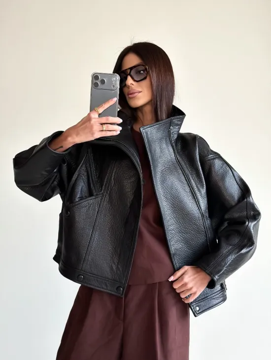 Черная женская кожаная куртка - фото 28