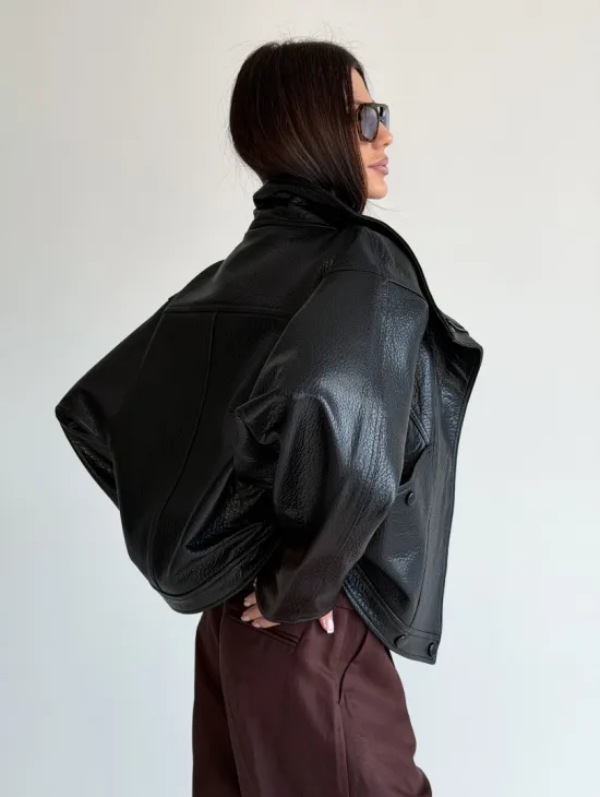 Черная женская кожаная куртка - фото 14