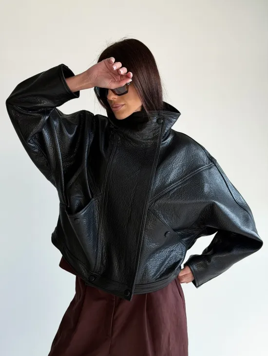 Черная женская кожаная куртка - фото 27