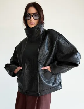 Черная женская кожаная куртка