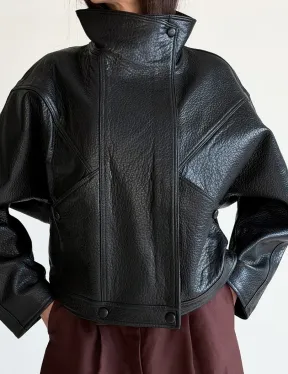 Черная женская кожаная куртка