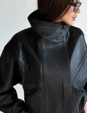 Черная женская кожаная куртка