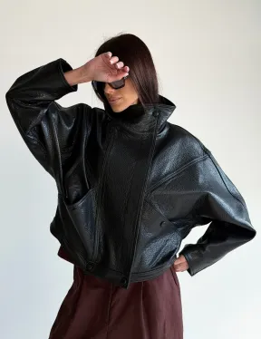 Черная женская кожаная куртка