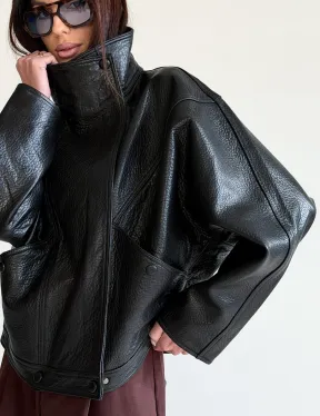 Черная женская кожаная куртка