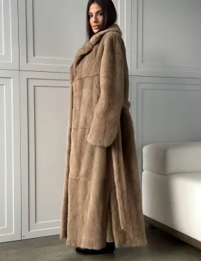 Прямая шуба из меха норки с поясом (бежевая)