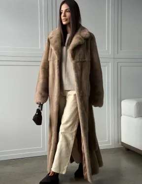 Прямая шуба из меха норки с поясом (бежевая)
