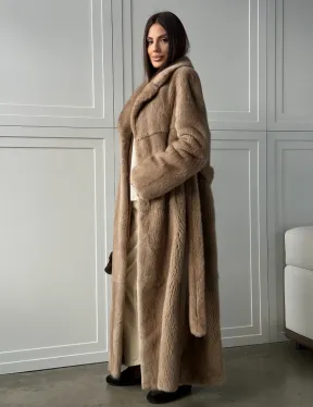 Прямая шуба из меха норки с поясом (бежевая)