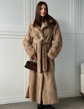 Прямая шуба из меха норки с поясом (бежевая)