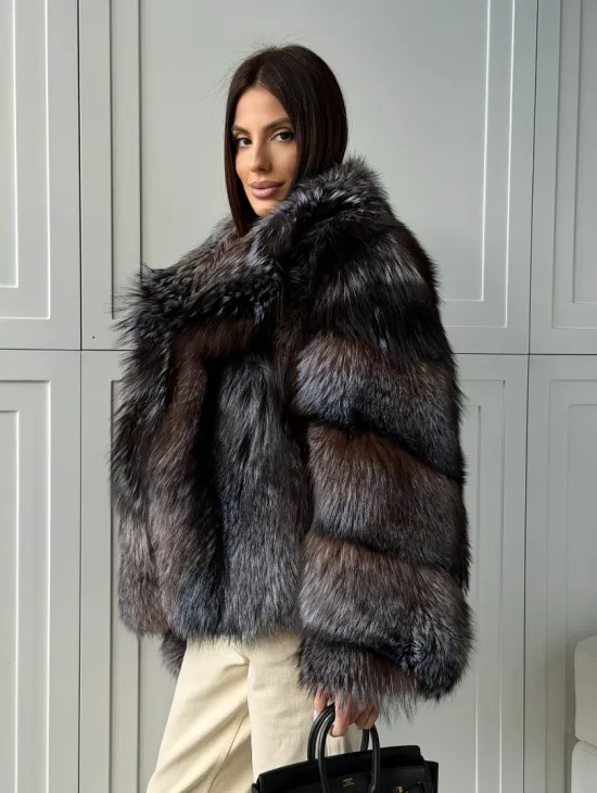 Шуба из меха блюфрост - воротник английский