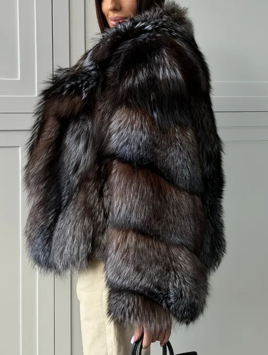 Шуба из меха блюфрост - воротник английский