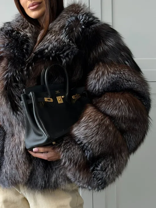 Шуба из меха блюфрост - воротник английский