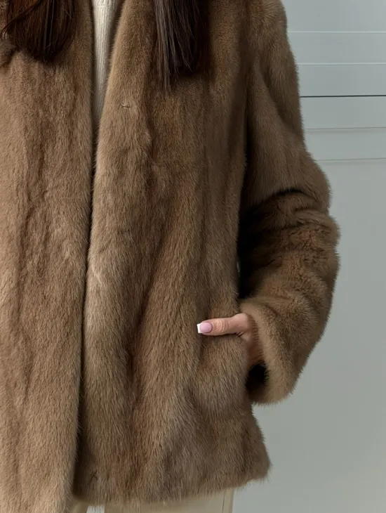 Женский норковый полушубок пастель