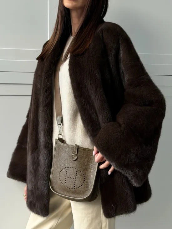 Меховой жакет из норки V- образный воротник