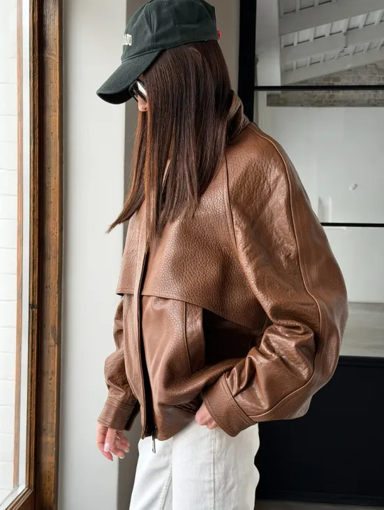 Стильная кожаная куртка