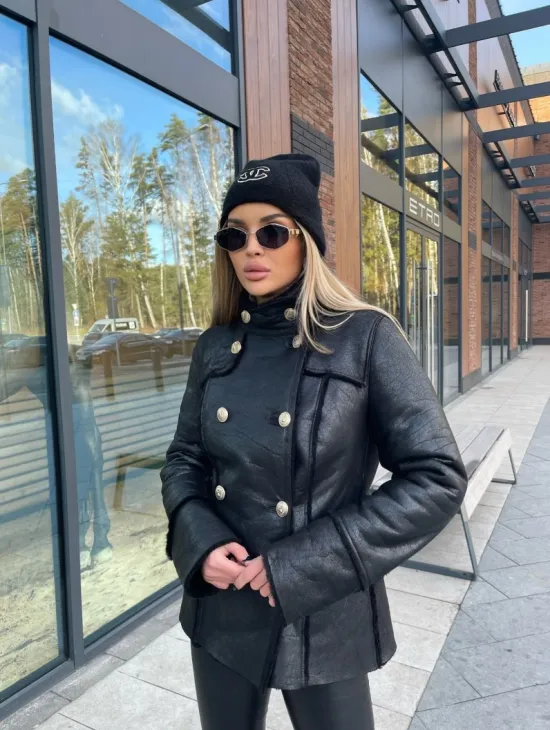 Дубленка из натуральной овчины в стиле милитари