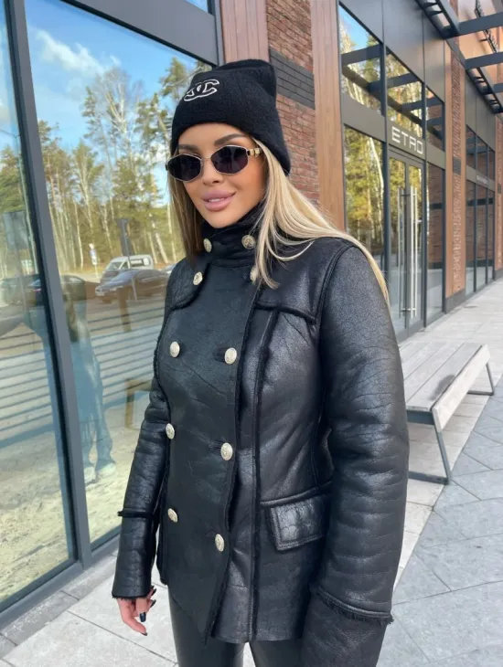 Дубленка из натуральной овчины в стиле милитари