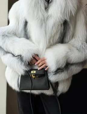 Шуба из цельного меха белой арктической лисы с шалевым воротником