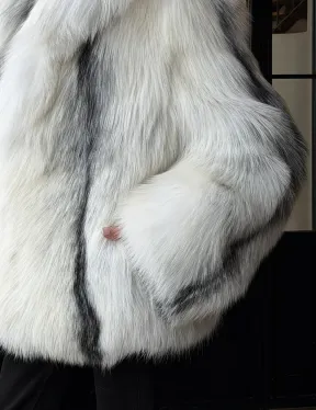 Шуба из цельного меха белой арктической лисы с шалевым воротником