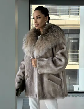 Шуба из аукционной пепельной норки с капюшоном из рыси