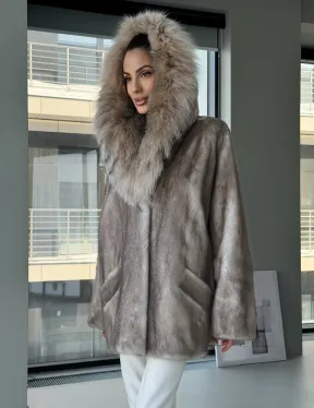 Шуба из аукционной пепельной норки с капюшоном из рыси
