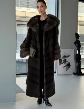 Норковая шуба с отделкой из куницы на рукавах и капюшоне - фото 6